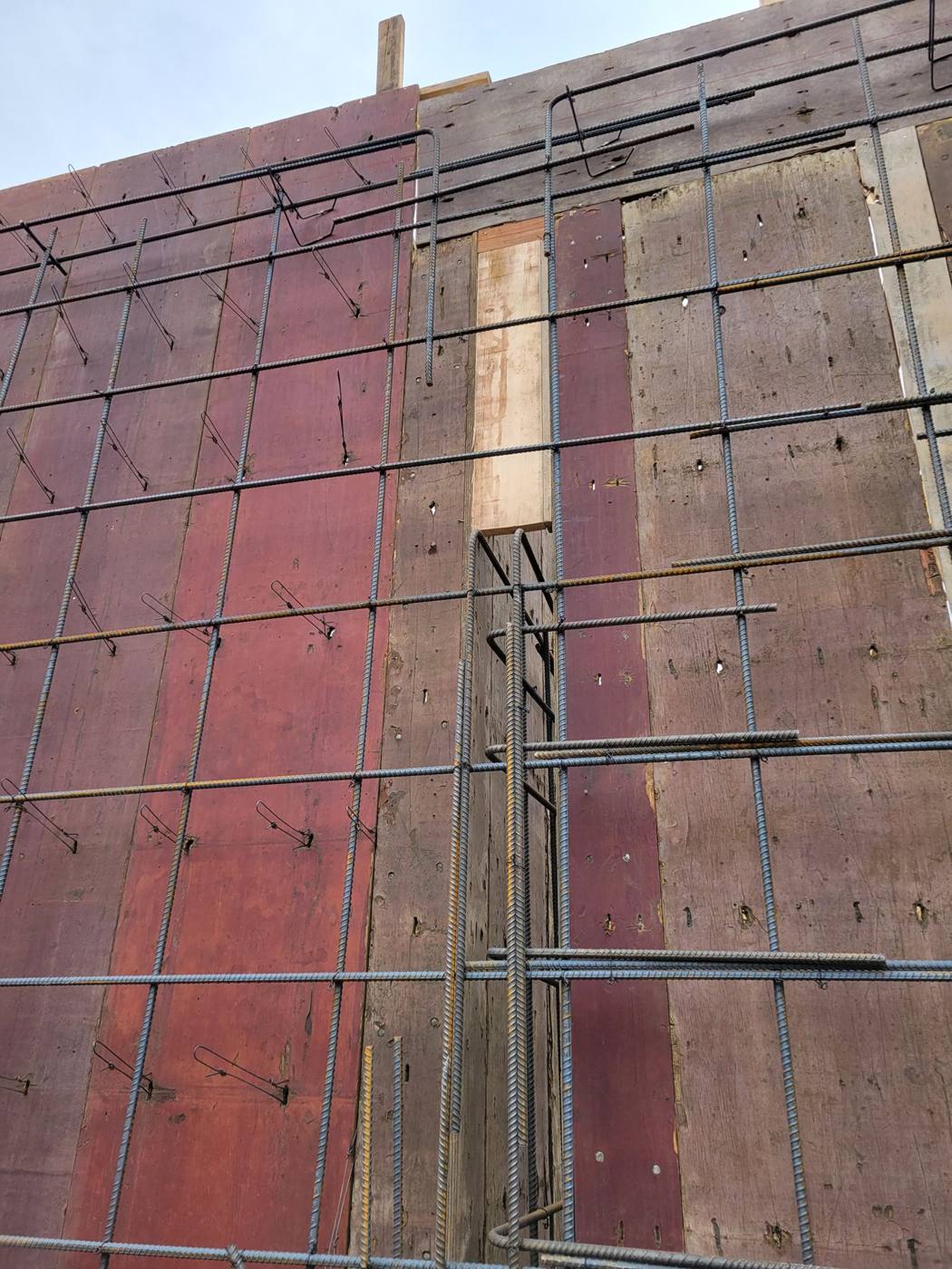 Tall wall reinforcing