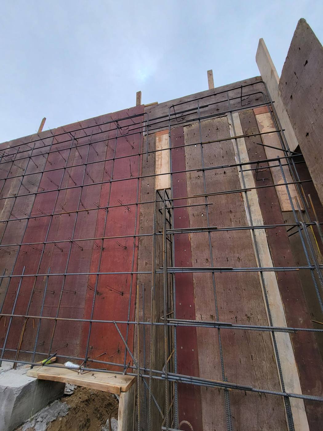 Tall wall reinforcing