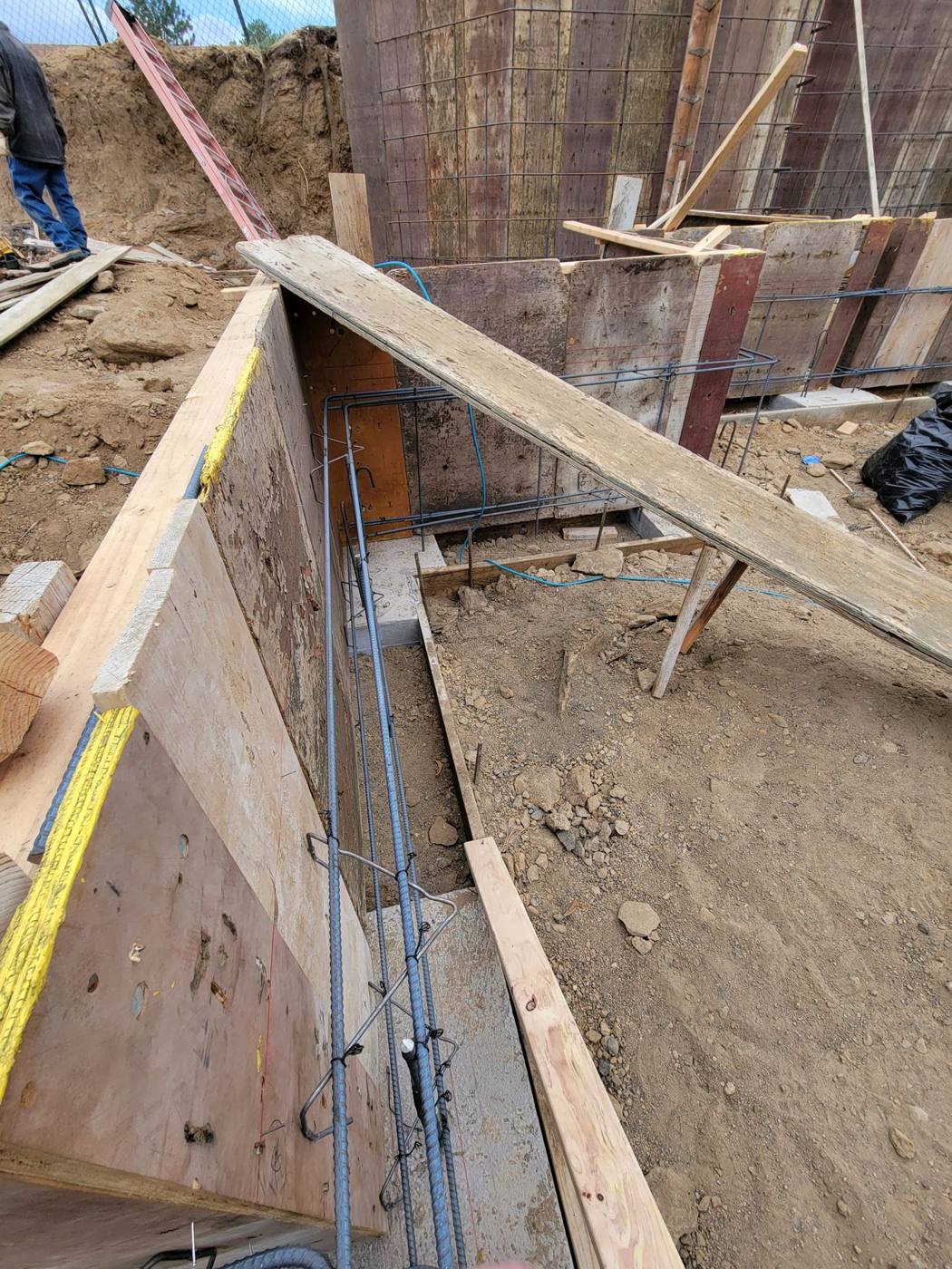 Wall forms and bracing