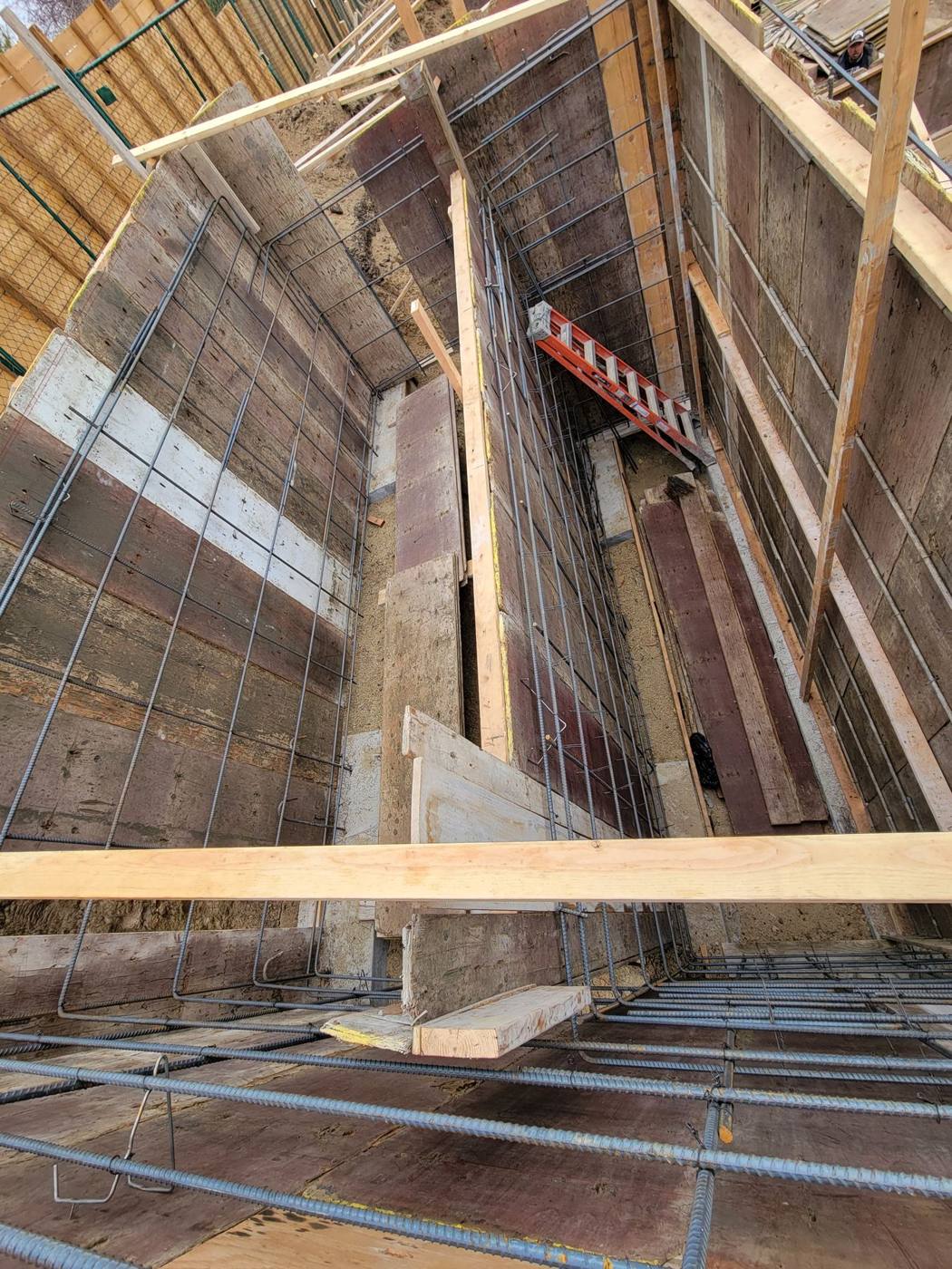 Wall reinforcing from above