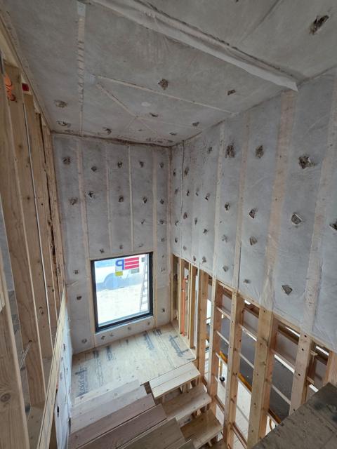Insulation and corner window