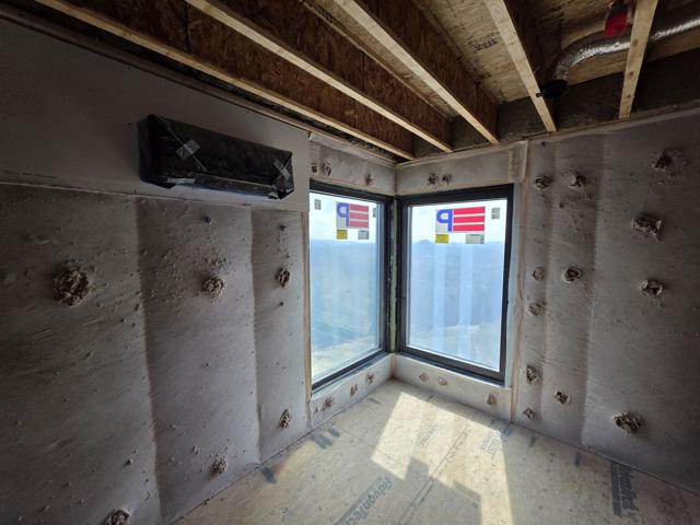 Insulated room with ductless mini-split